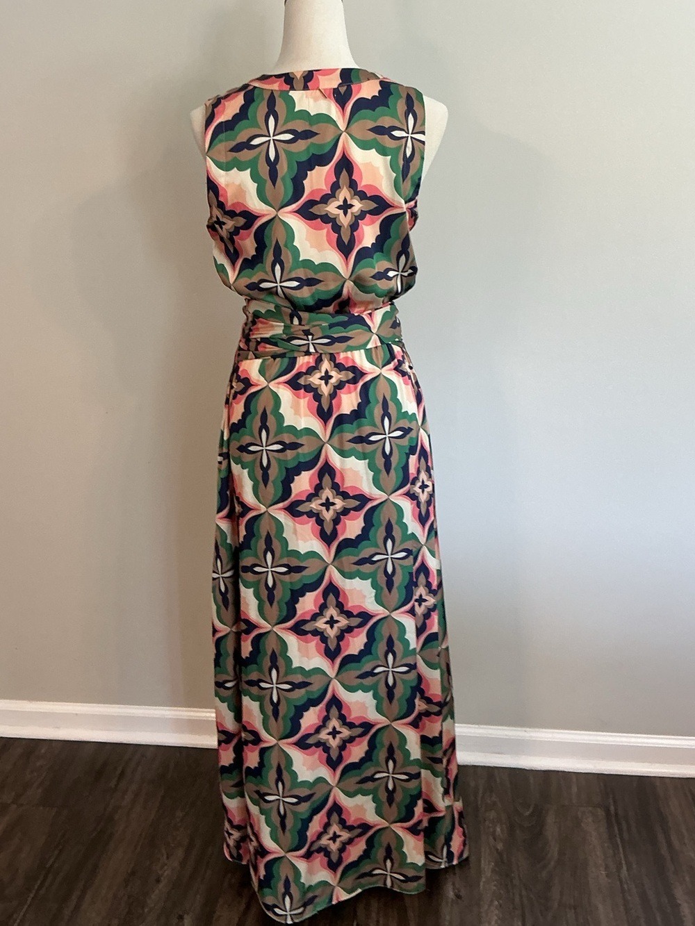 Misa Los Angeles Anabella Sleeveless Maxi Dress in Geometric Floral - Picture 6 of 15